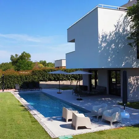 Gorgeous Sunset Walkable To The Sea * Poreč