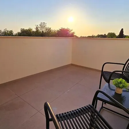 Gorgeous Sunset Walkable To The Sea * Пореч
