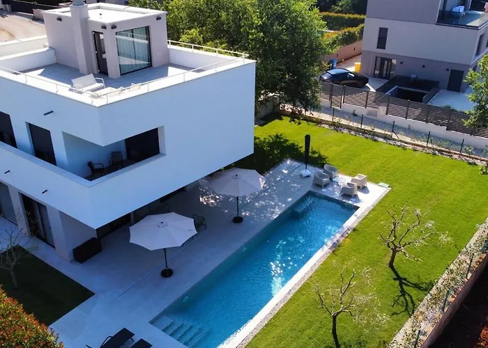 Gorgeous Sunset Walkable To The Sea * Poreč