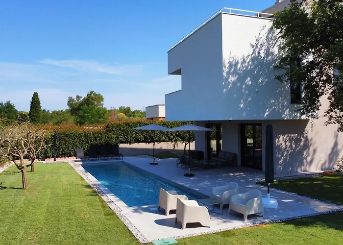 Gorgeous Sunset Walkable To The Sea * Poreč