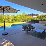 Gorgeous Sunset Walkable To The Sea فيلة