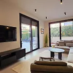Gorgeous Sunset Walkable To The Sea Vila *