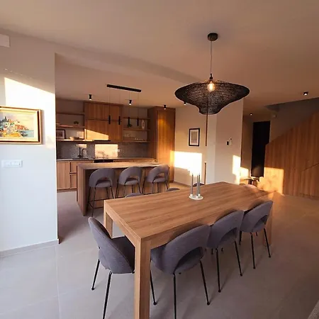 Villa Gorgeous Sunset Walkable To The Sea