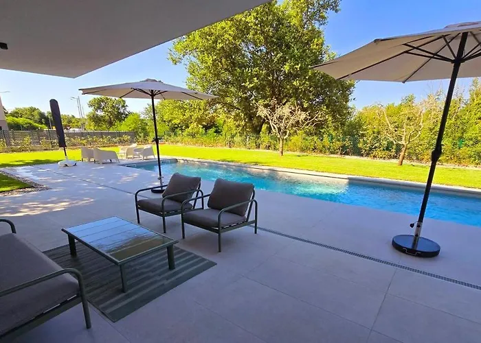 Villa Gorgeous Sunset Walkable To The Sea Poreč