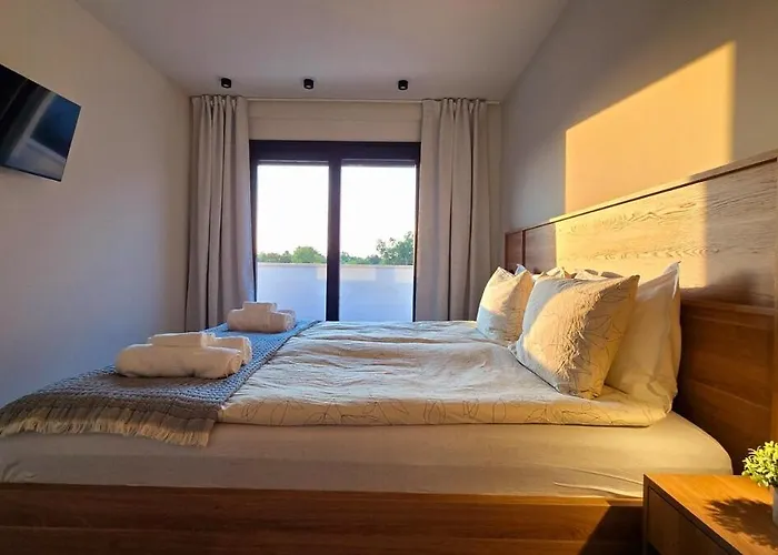 Gorgeous Sunset Walkable To The Sea * Poreč