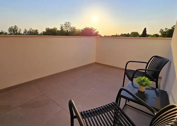 Gorgeous Sunset Walkable To The Sea * Poreč