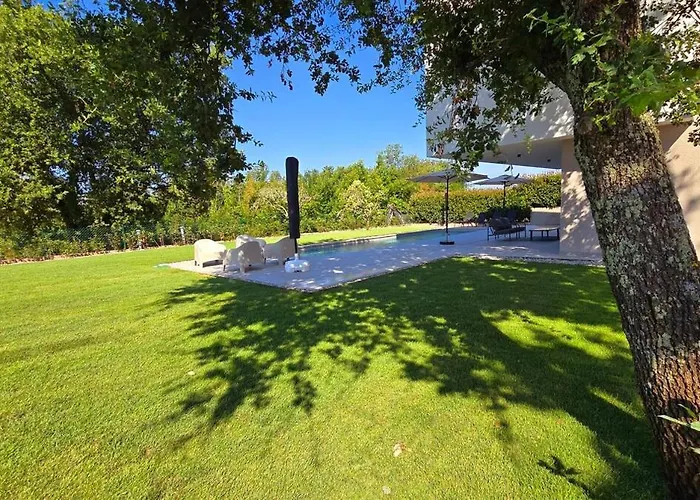 Gorgeous Sunset Walkable To The Sea Poreč