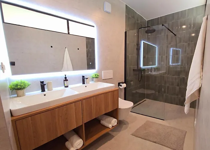 Villa Gorgeous Sunset Walkable To The Sea Poreč